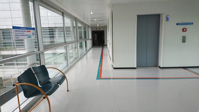 marquage-sol-ligne-parcours-direction-information-hopital-normandie