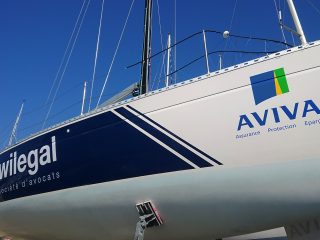 Marquage adhésif vinyle sur bateau / voilier