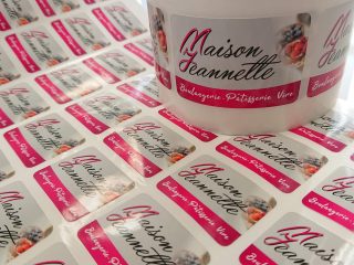 Adhésifs personnalisés, l'indispensable pour laisser sa signature