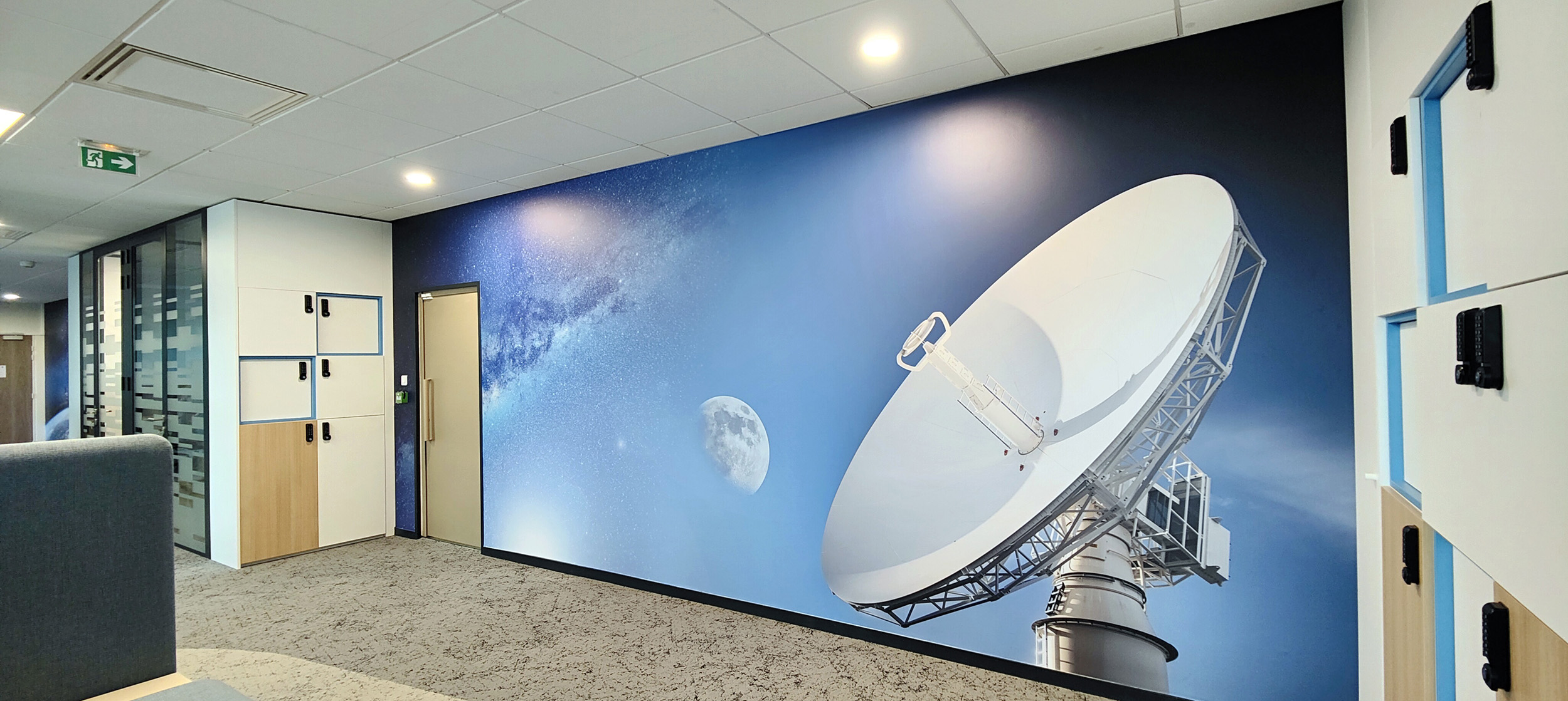 fresque-murale-vitrophanie-adhesif-bureau-safran-colombelle-vireoverso