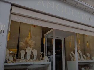 Enseigne doré pour Anouchka Vire